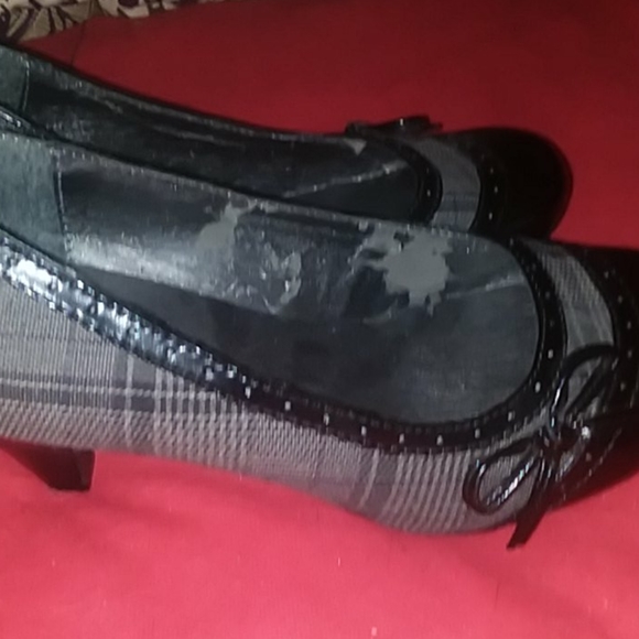 Shoes - Picture 2 of 3